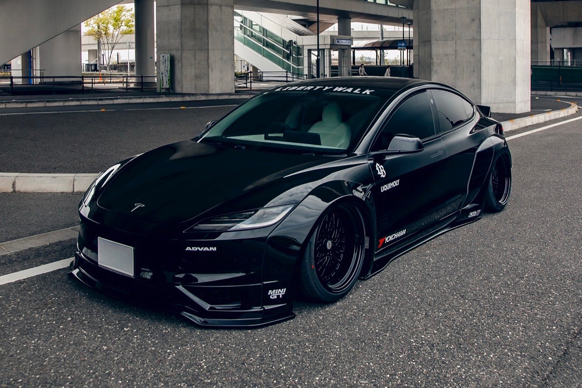 LB-E-WORKS-TESLA-Mode