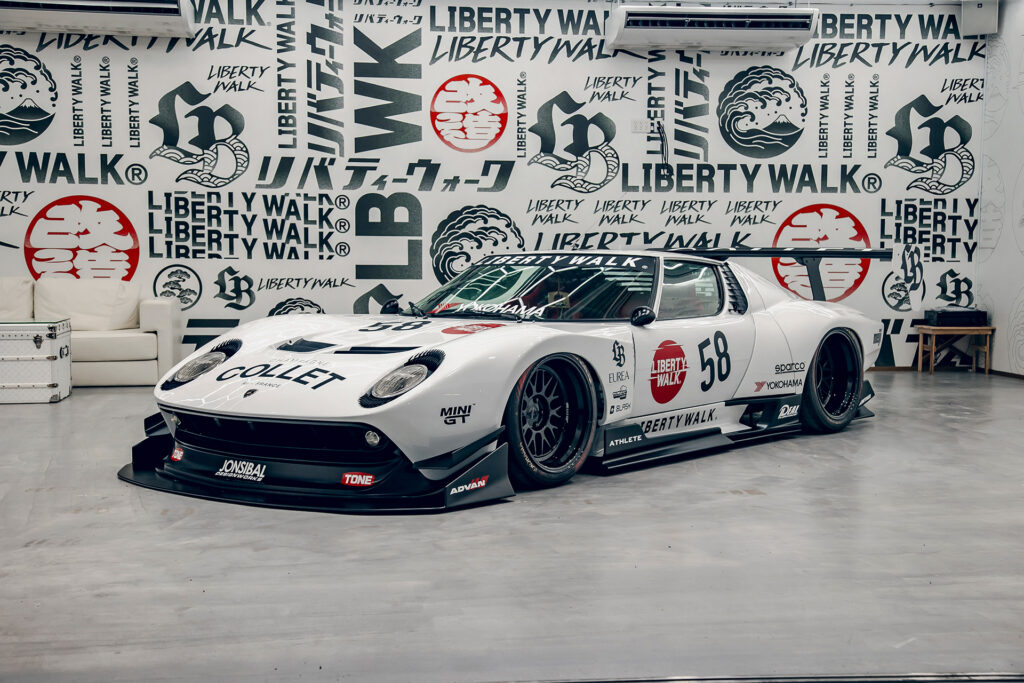 LB-Silhouette-WORKS-GT-Lamborghini-Miura-00012