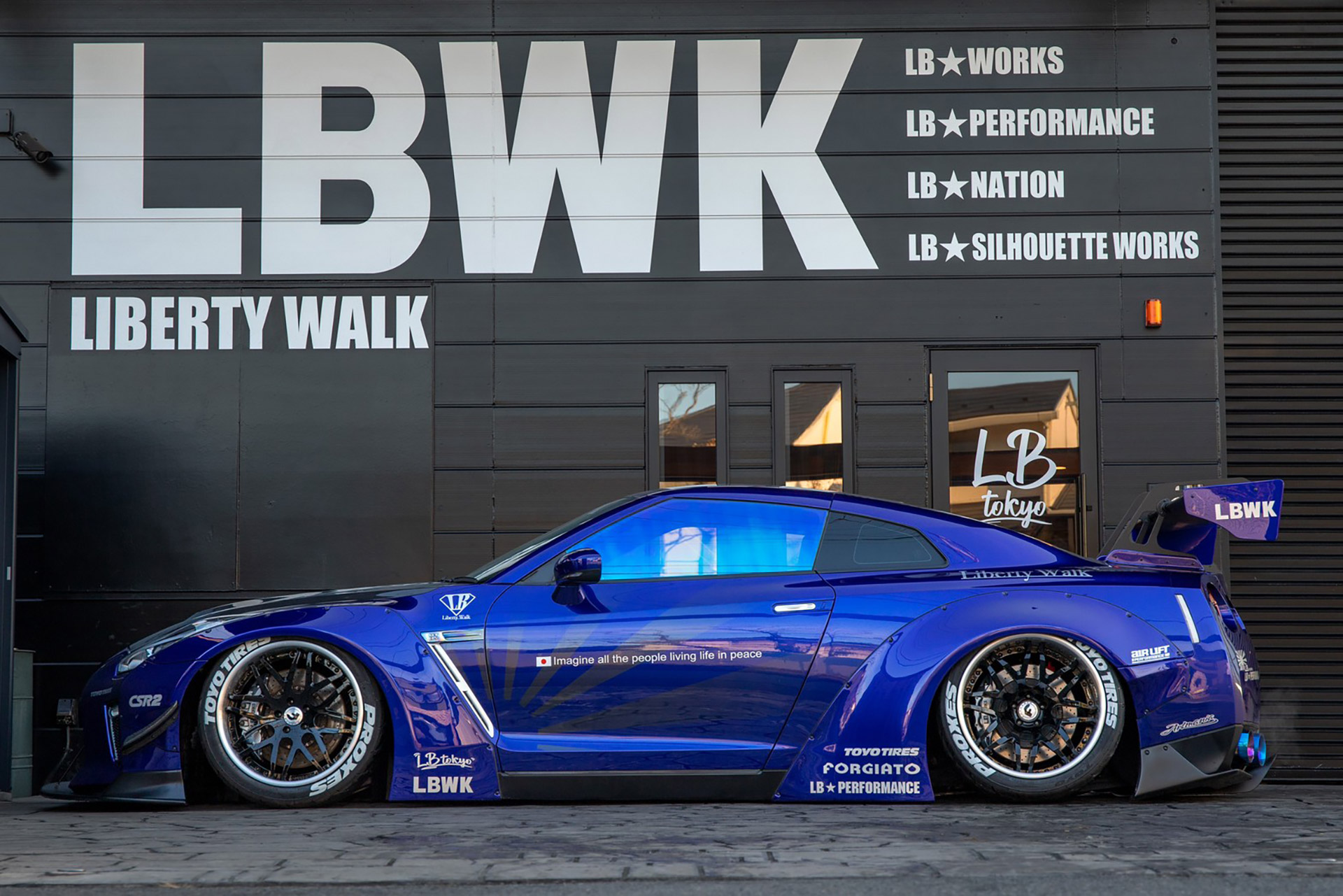 LB-WORKS R35 1/18 リバティウォーク | ncrouchphotography.com