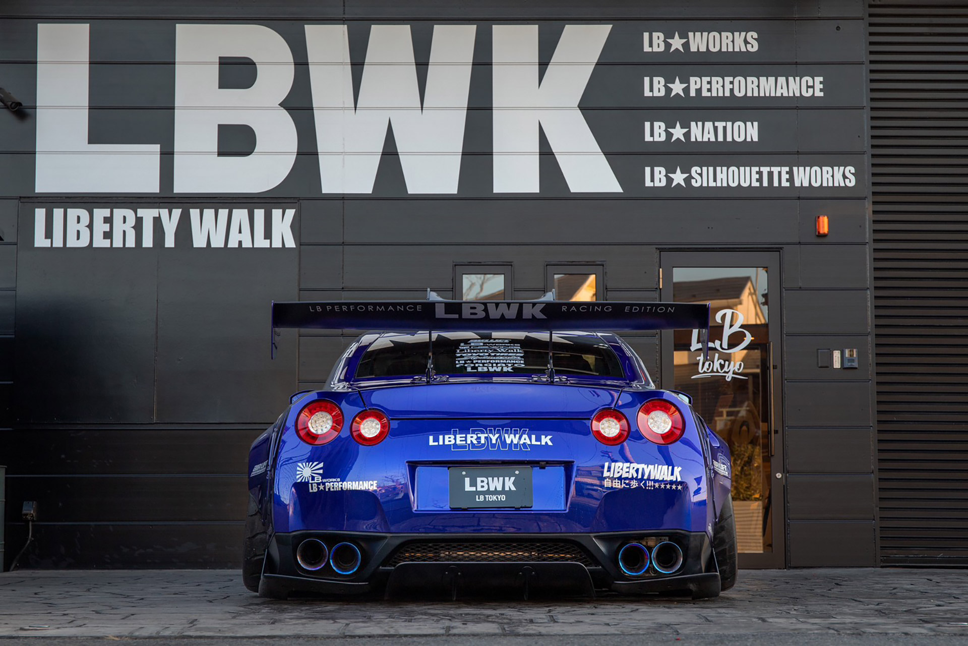 メイクアップLiberty Walk WORKS GT35GT-R限定10台-