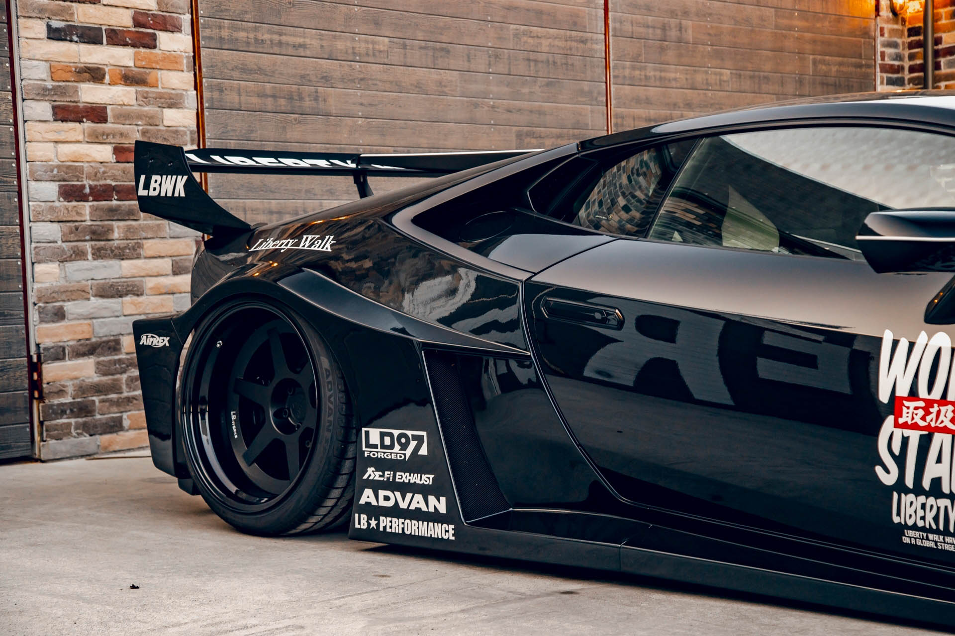 LB-Silhouette WORKS HURACAN GT34