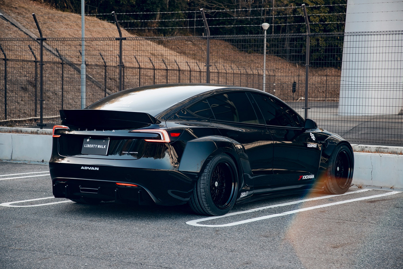 LB-E-WORKS-TESLA-Model-37