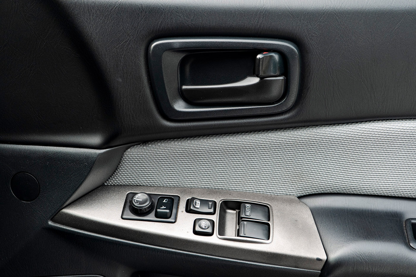 NISSAN-ER34-SKYLINE10