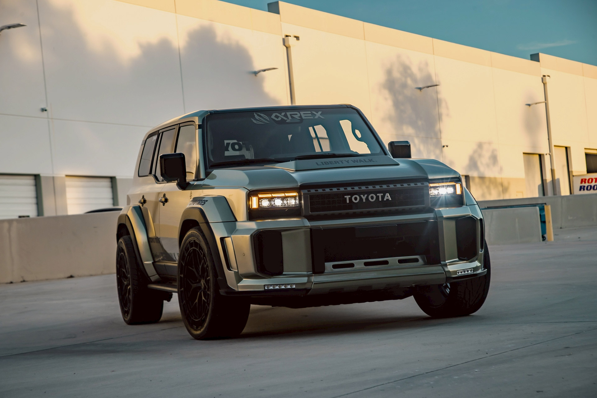 LB-WORKS TOYOTA LAND CRUISER 25000002