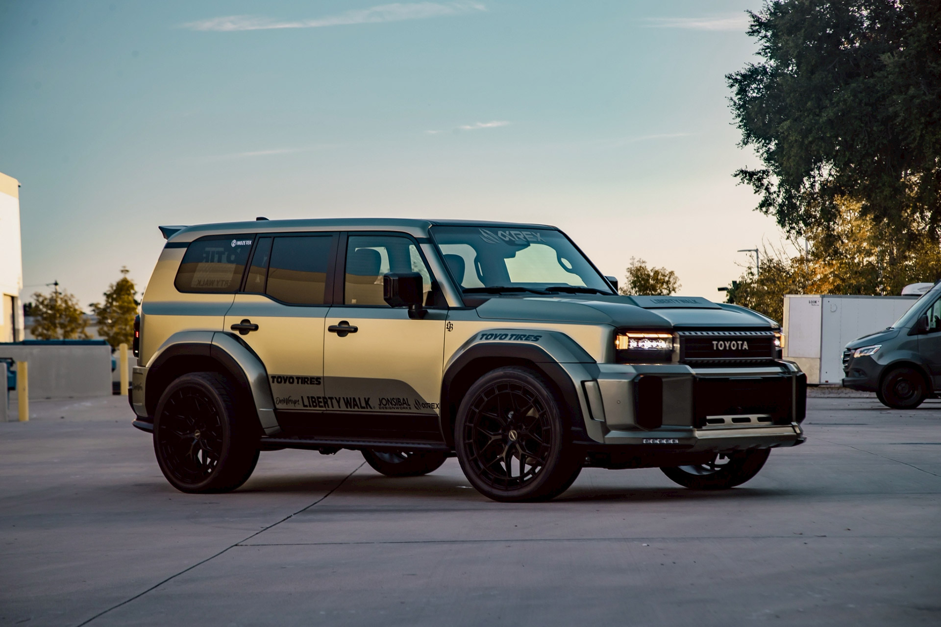 LB-WORKS TOYOTA LAND CRUISER 25000003