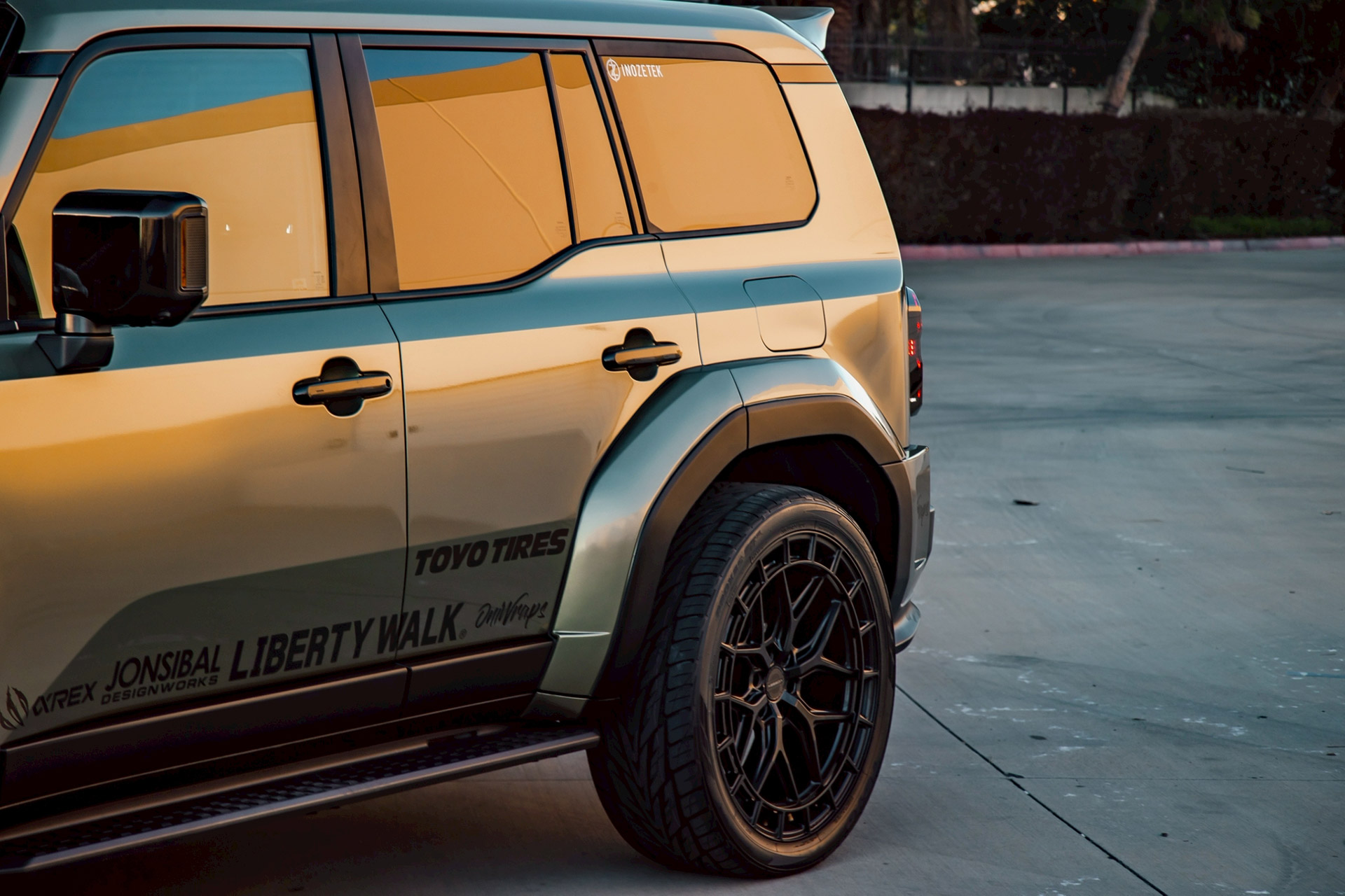 LB-WORKS TOYOTA LAND CRUISER 25000006