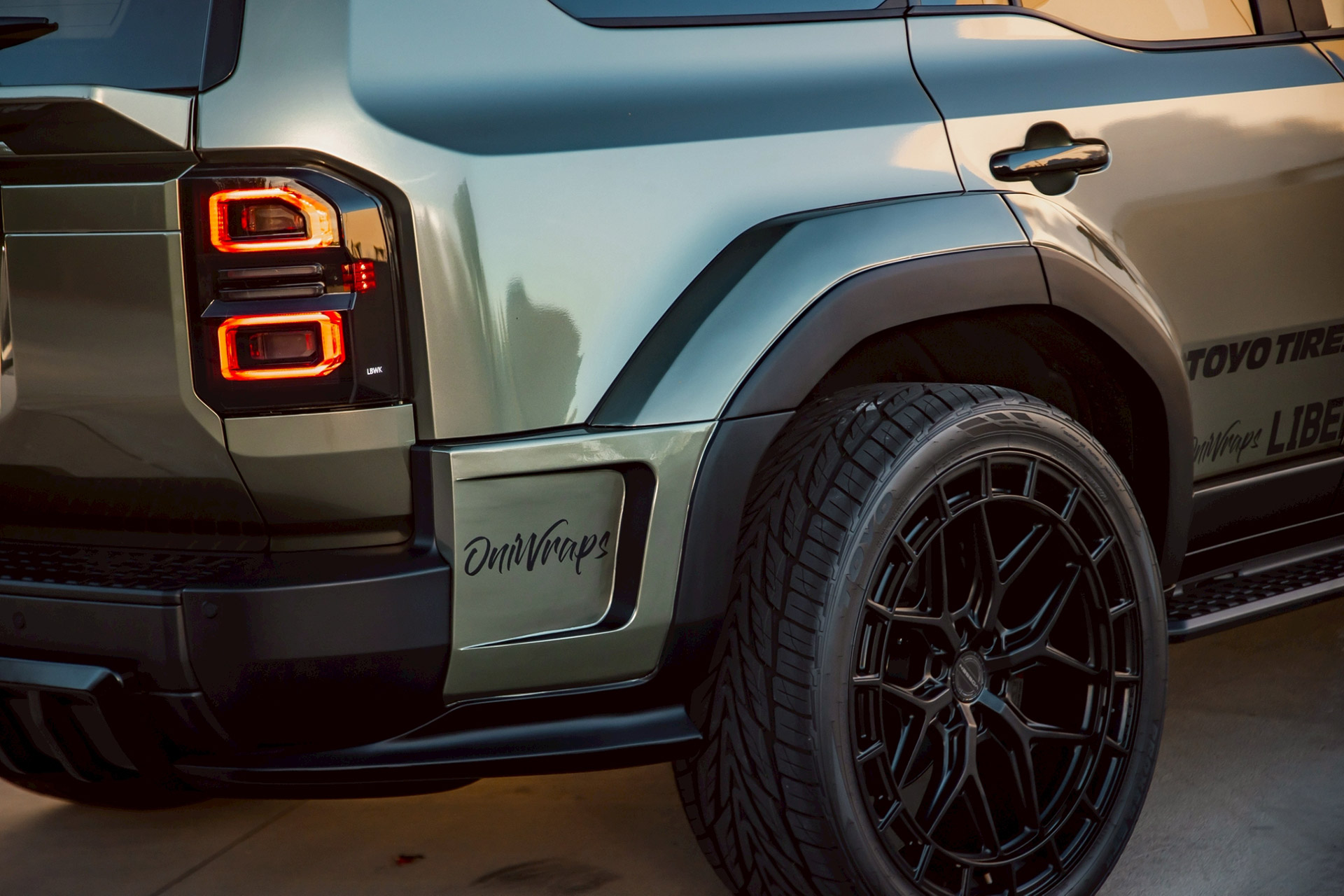 LB-WORKS TOYOTA LAND CRUISER 25000016