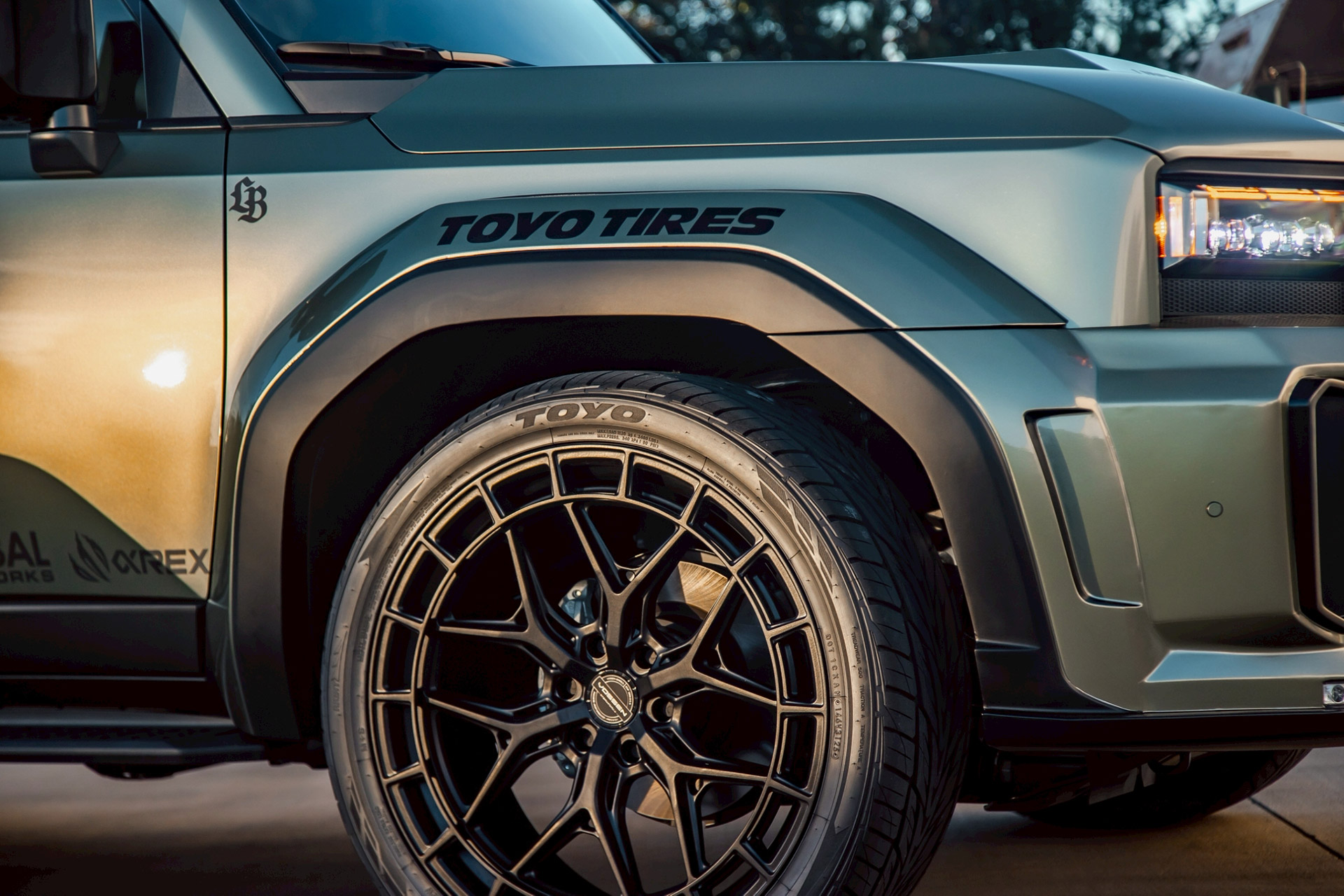 LB-WORKS TOYOTA LAND CRUISER 25000017