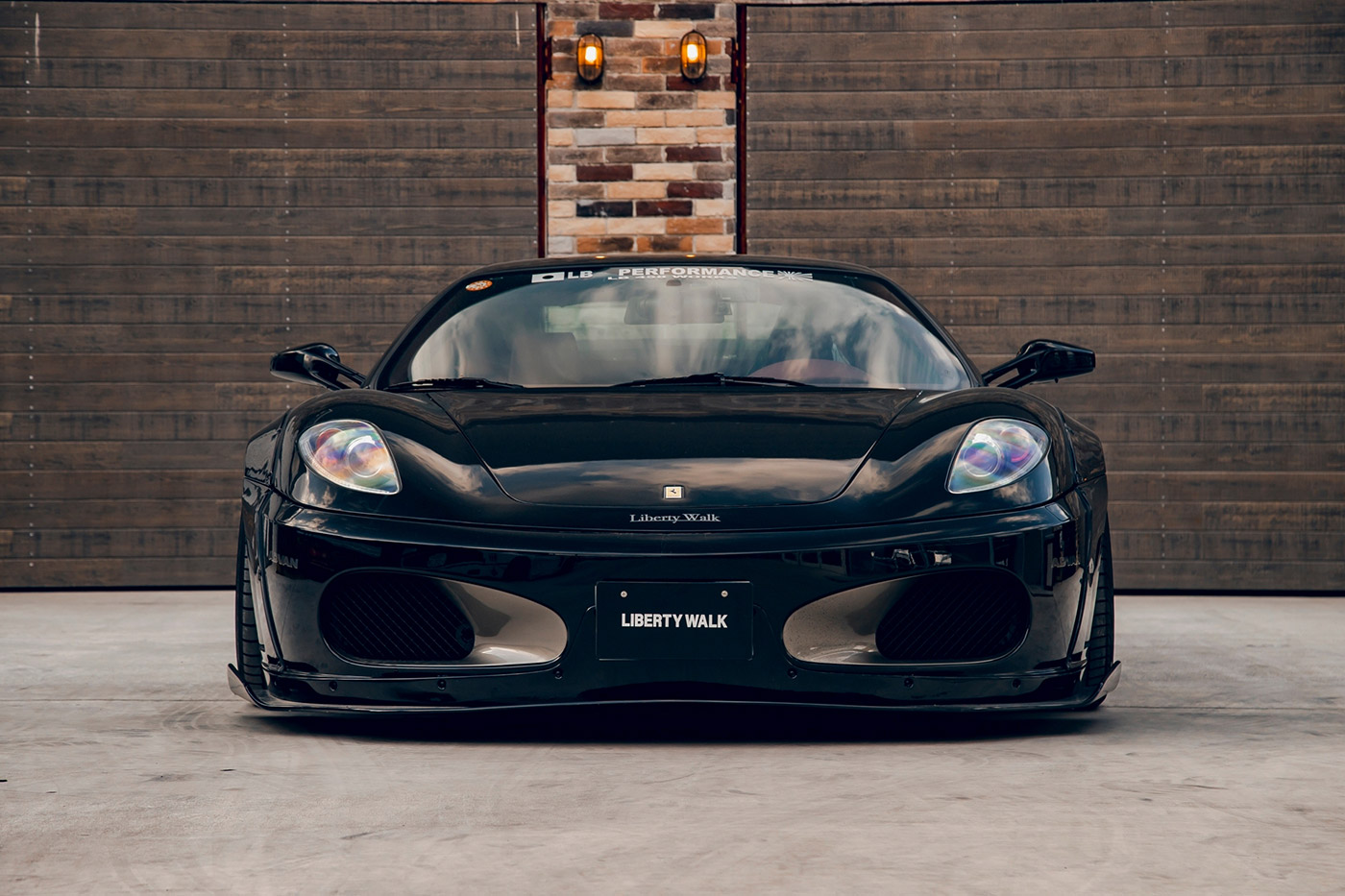 LB-WORKS-Ferrari-F43000002