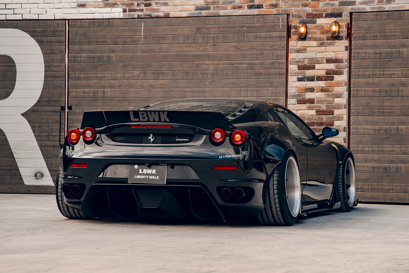 LB-WORKS-Ferrari-F43000005