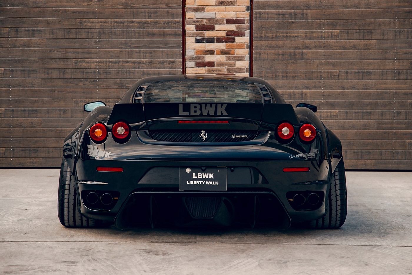 LB-WORKS-Ferrari-F43000006