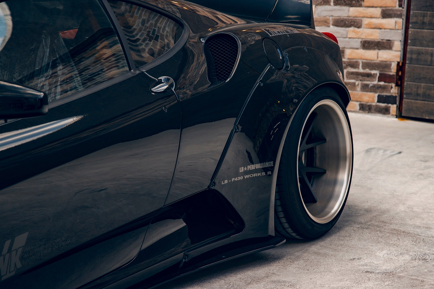 LB-WORKS-Ferrari-F43000018
