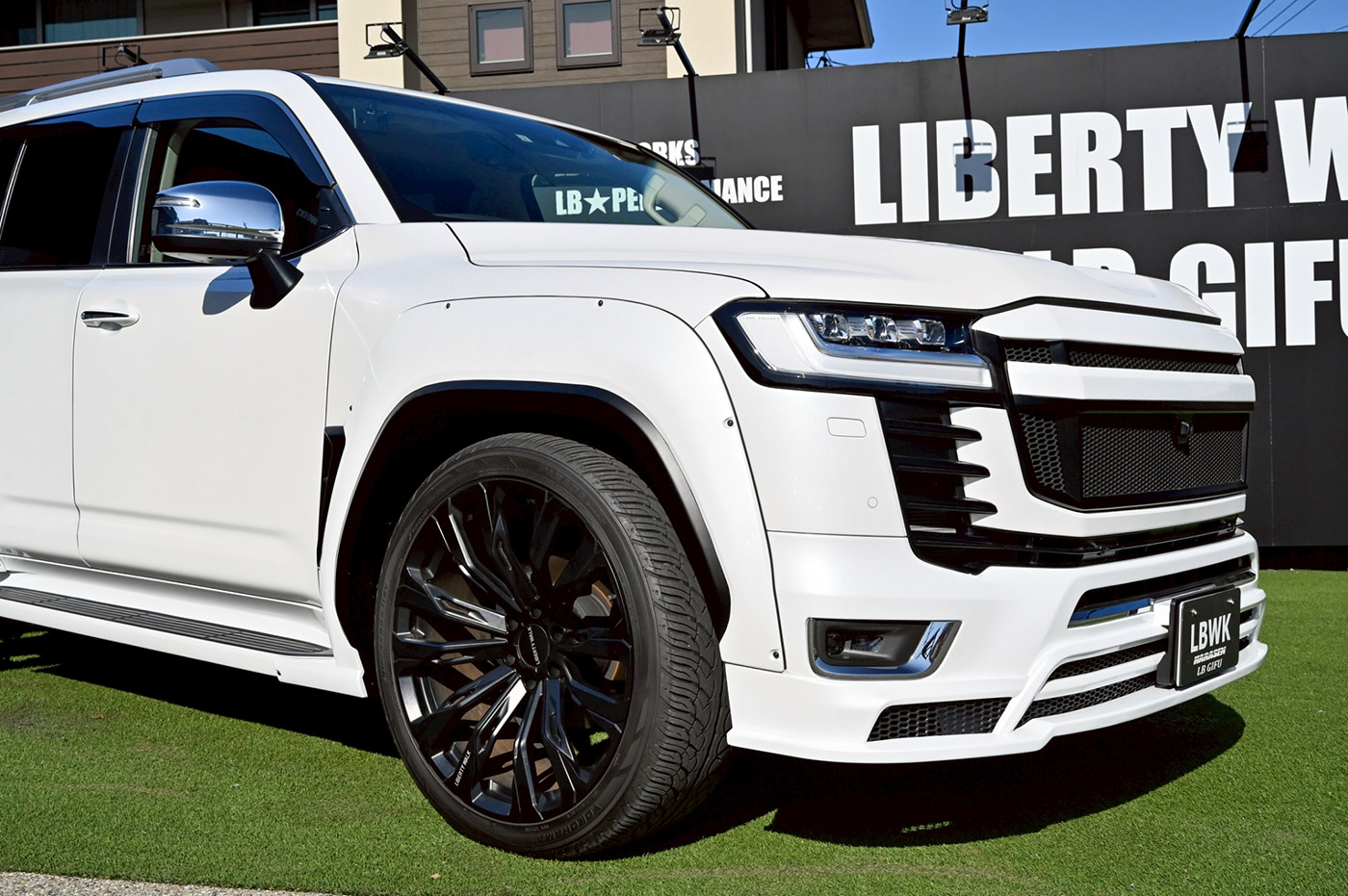 LB-WORKS-TOYOTA-LAND-CRUISER-30000066