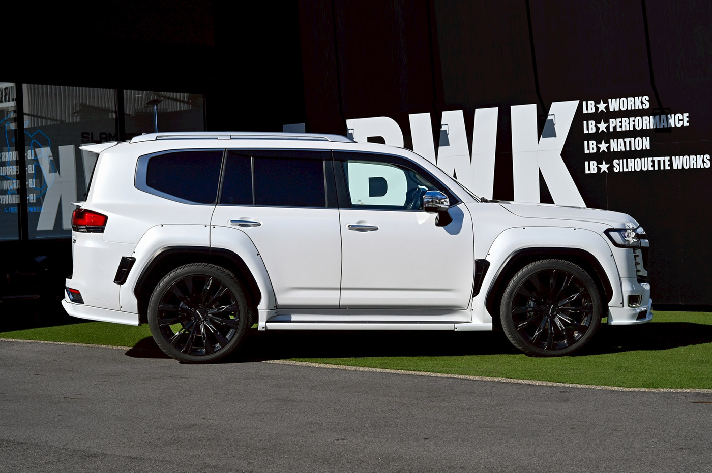 LB-WORKS-TOYOTA-LAND-CRUISER-30000071