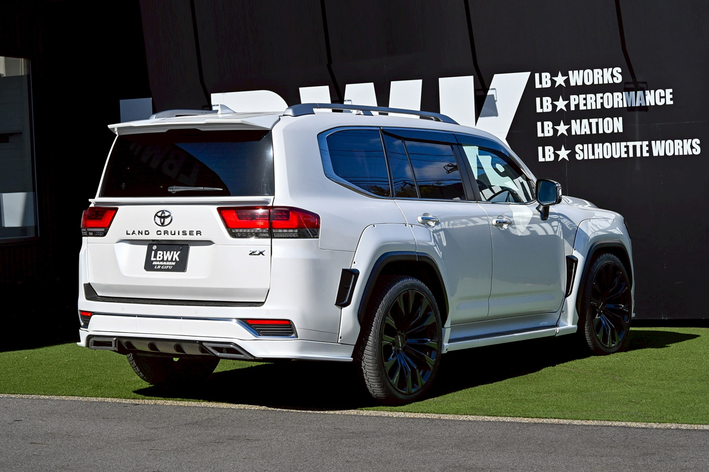 LB-WORKS-TOYOTA-LAND-CRUISER-30000072