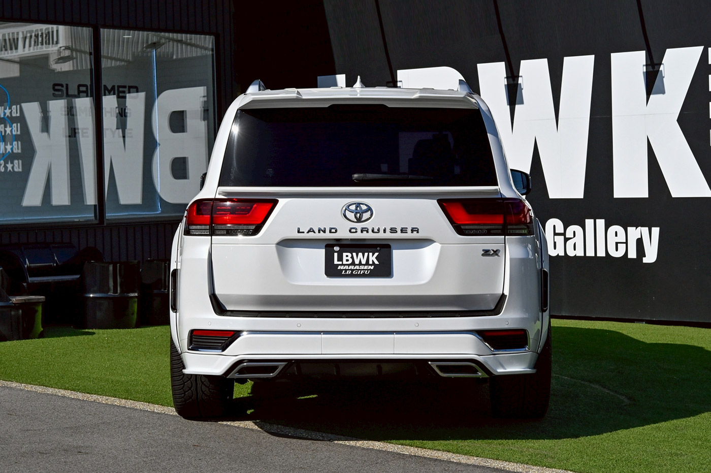 LB-WORKS-TOYOTA-LAND-CRUISER-30000073