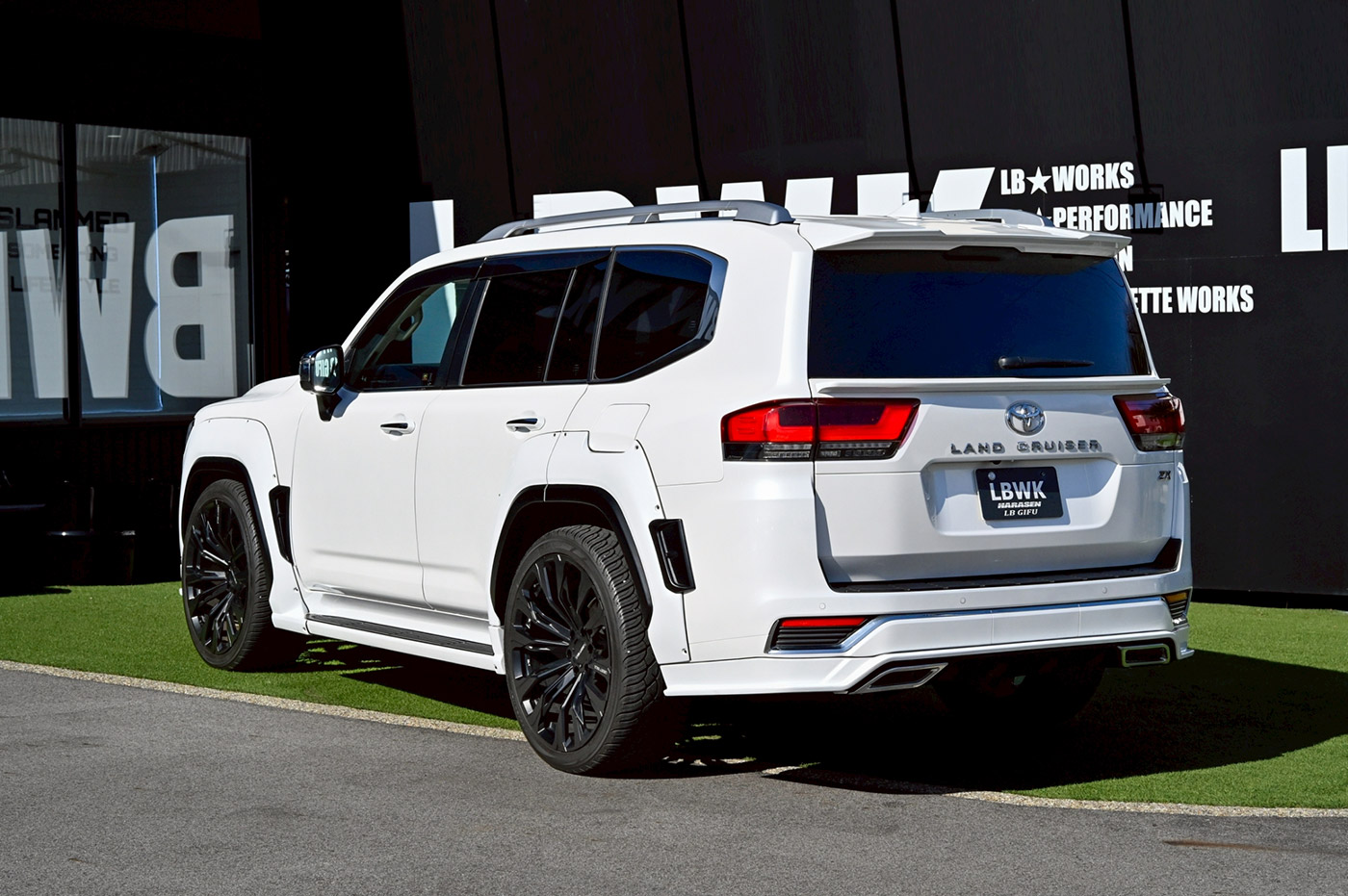 LB-WORKS-TOYOTA-LAND-CRUISER-30000074