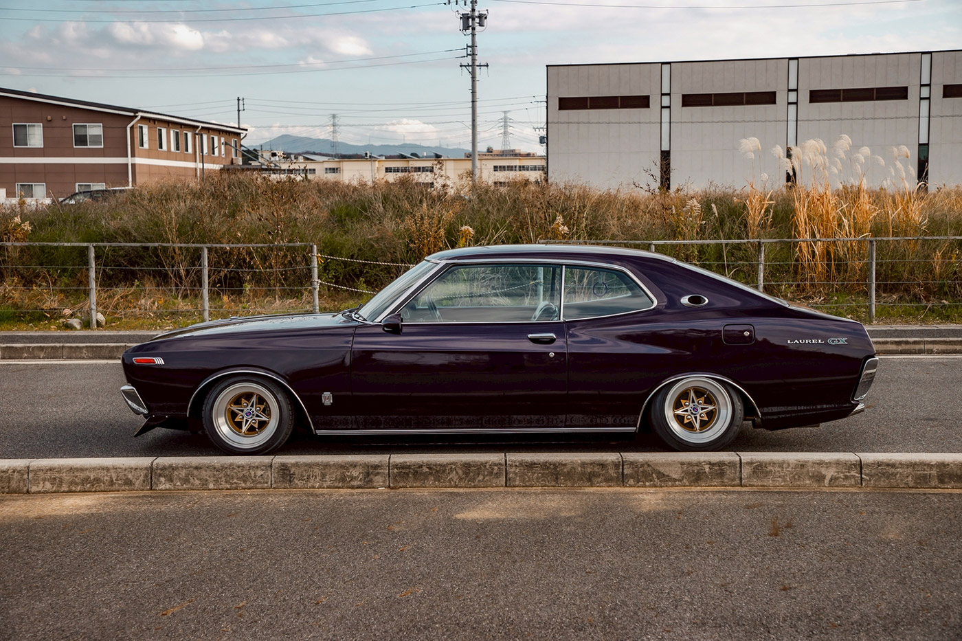 NISSAN-LAUREL-SGX00004