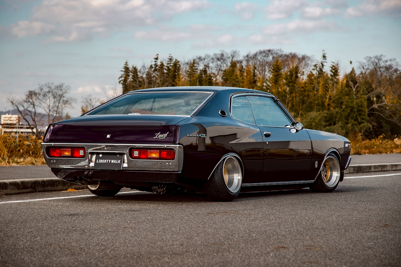 NISSAN-LAUREL-SGX00007