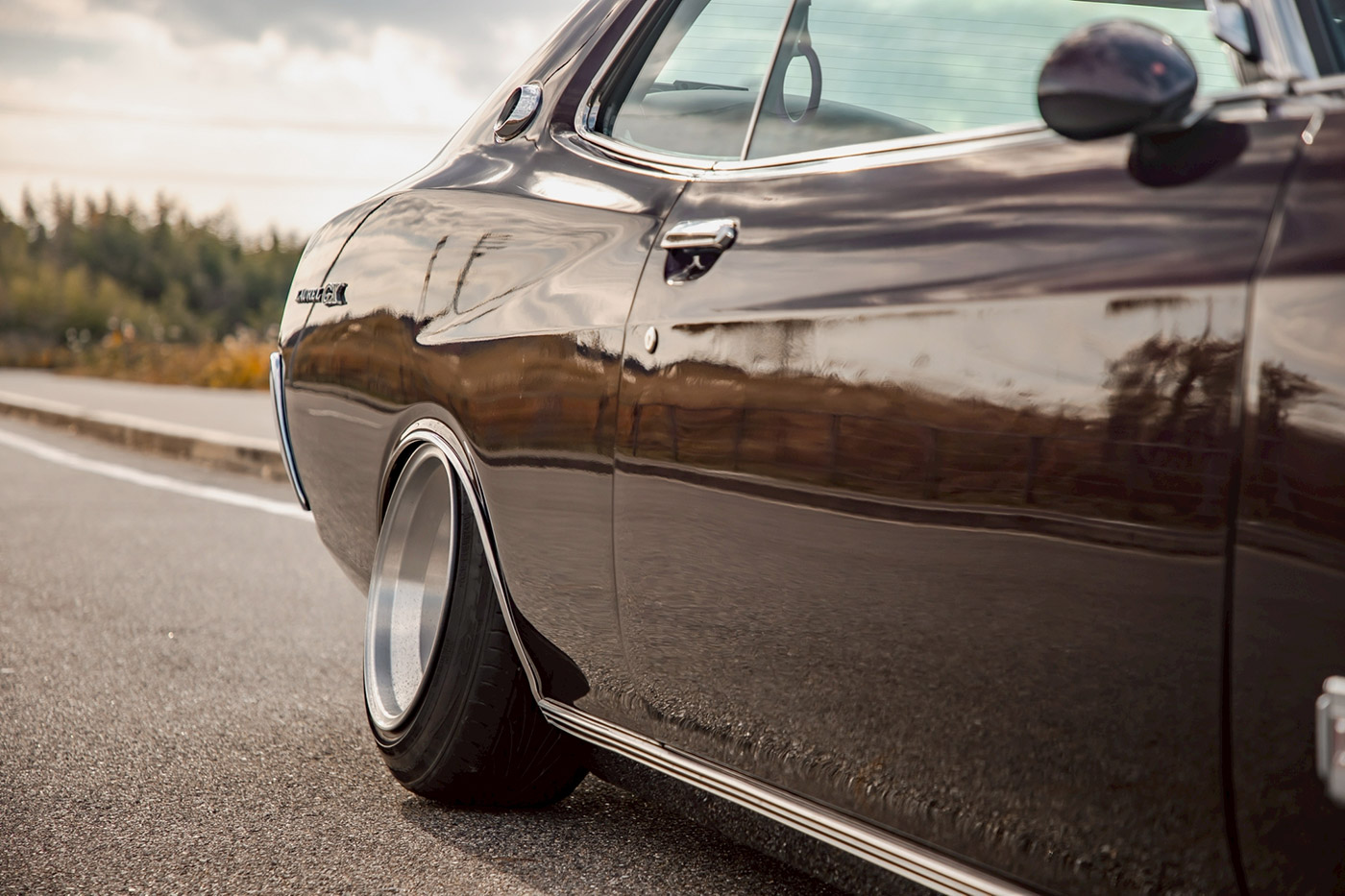 NISSAN-LAUREL-SGX00014