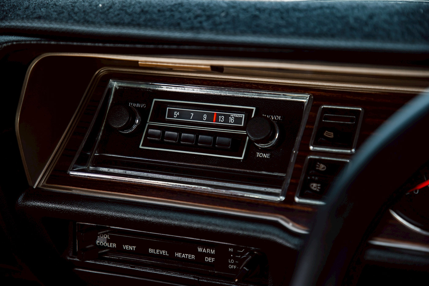 NISSAN-LAUREL-SGX00036