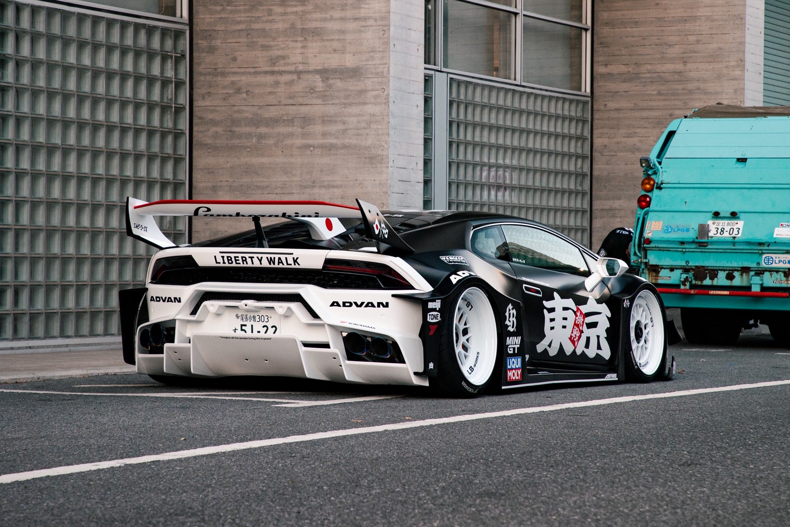 LB-Silhouette WORKS Lamborghini HURACAN GT00032