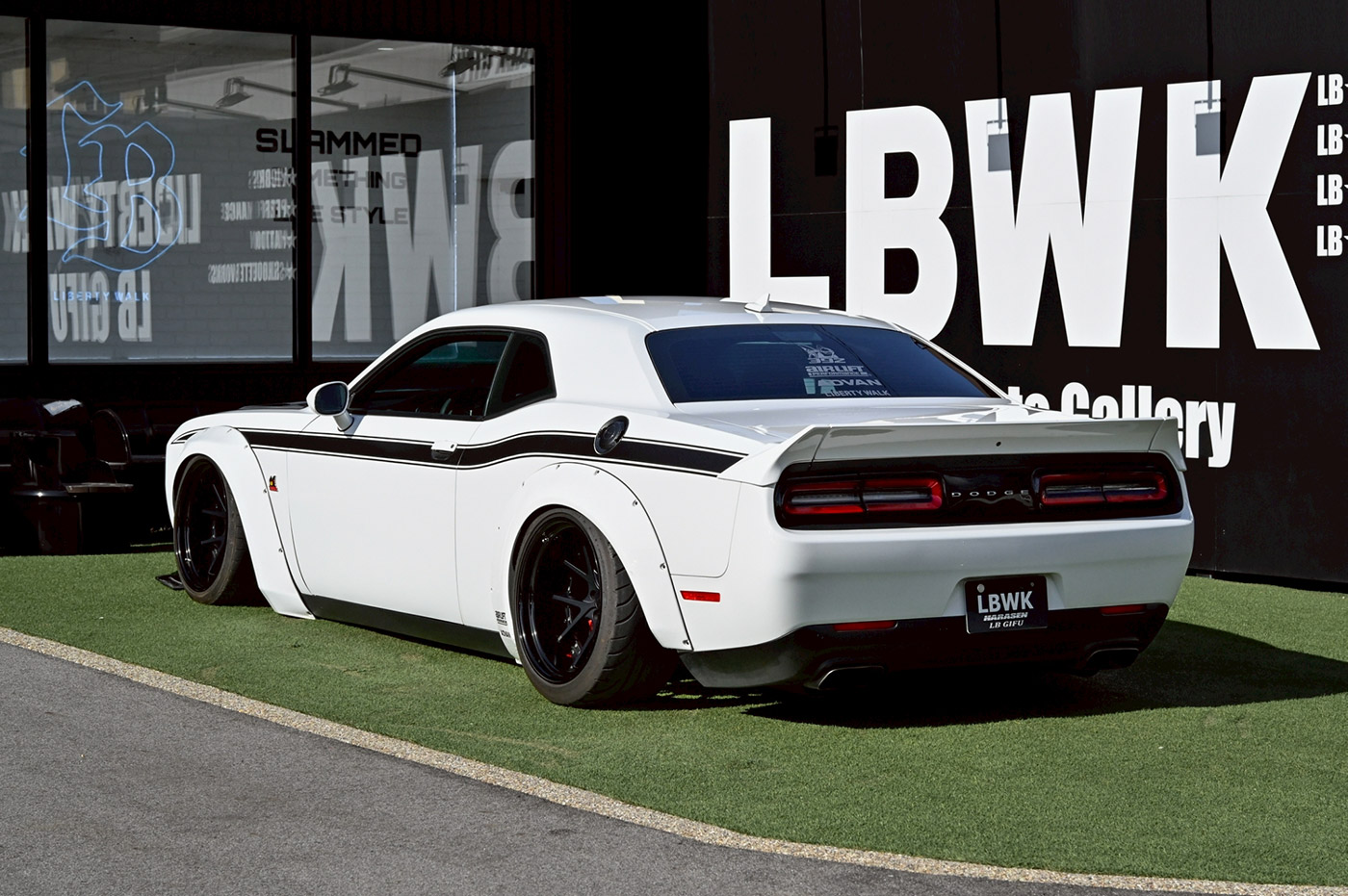 LB-WORKS-DODGE-Challenger00005