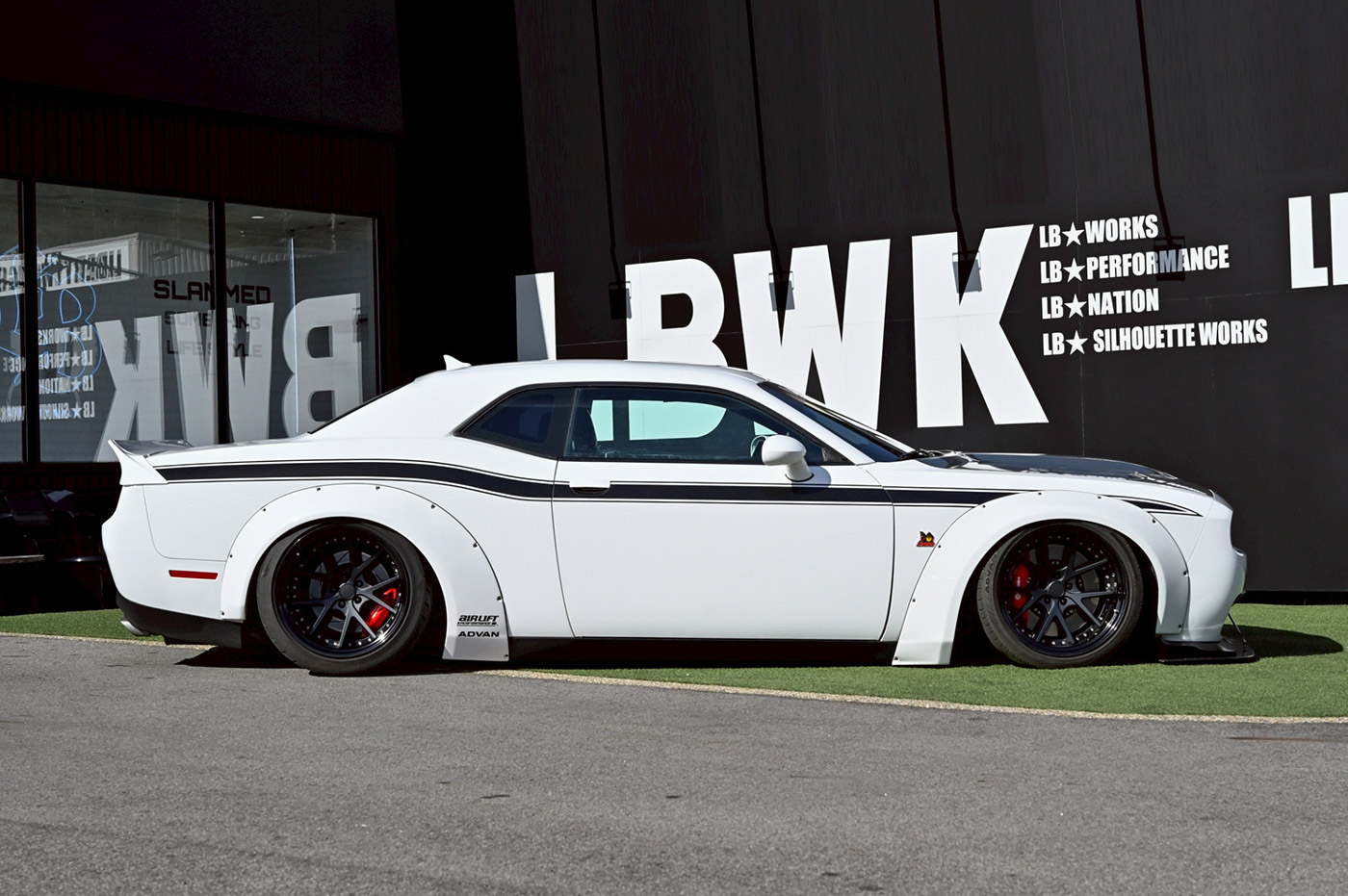 LB-WORKS-DODGE-Challenger00008