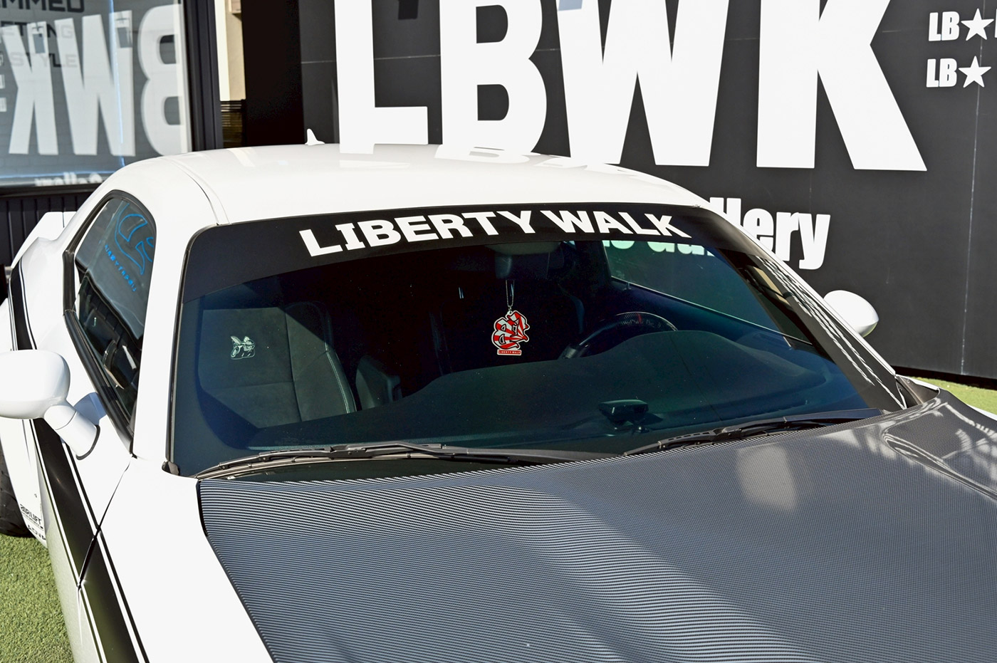 LB-WORKS-DODGE-Challenger00013