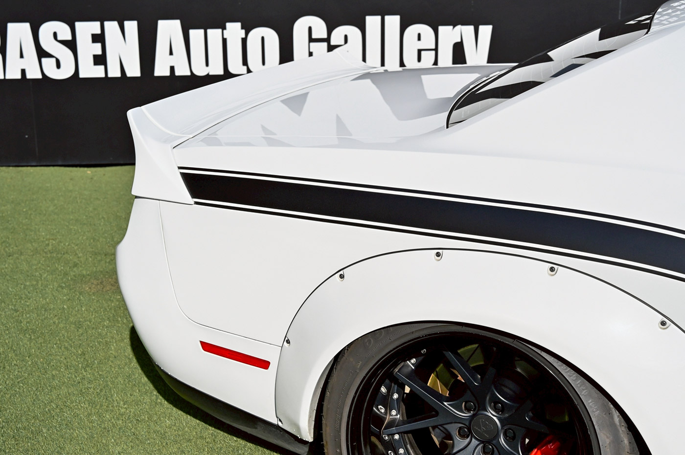 LB-WORKS-DODGE-Challenger00022