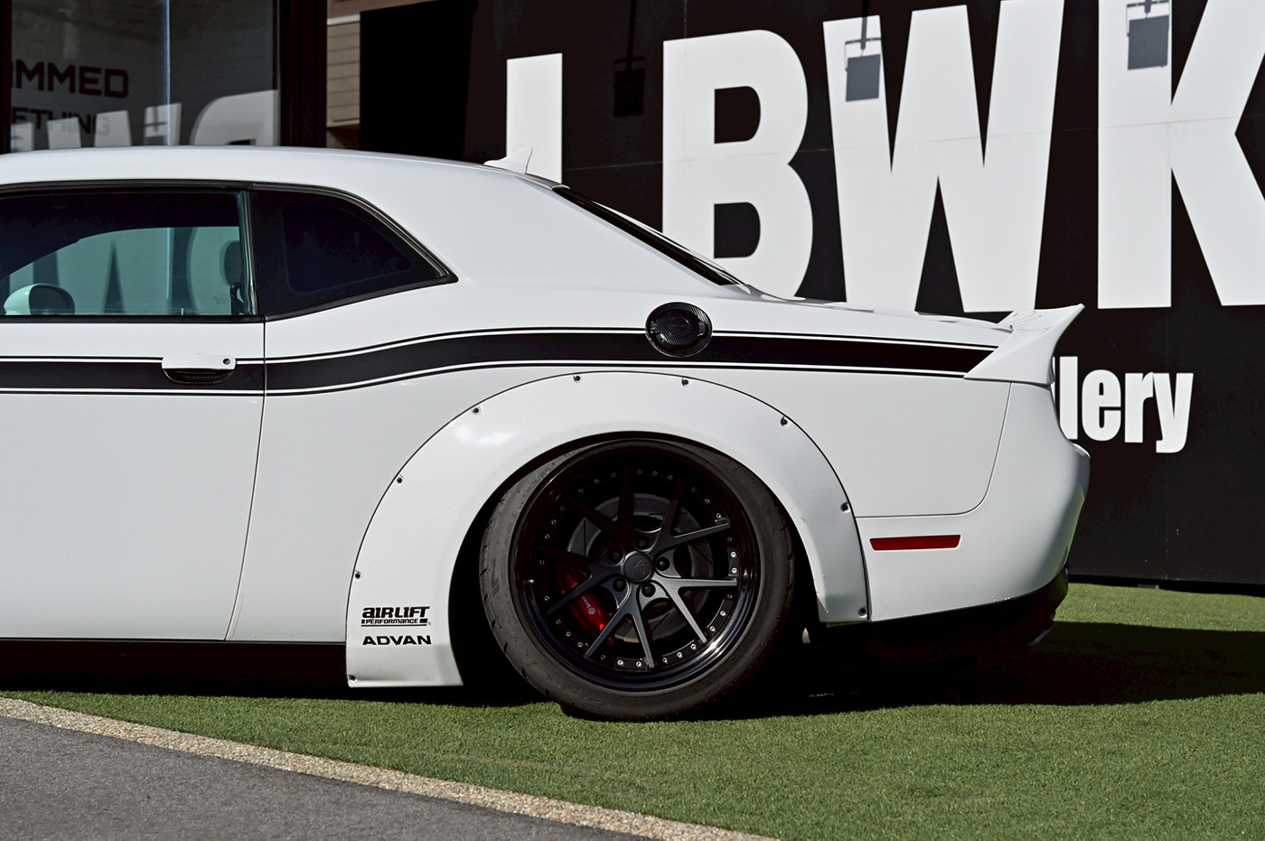 LB-WORKS-DODGE-Challenger00030