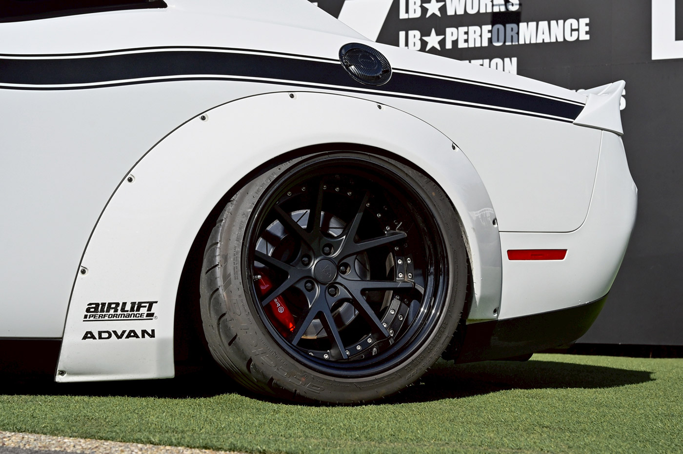 LB-WORKS-DODGE-Challenger00031