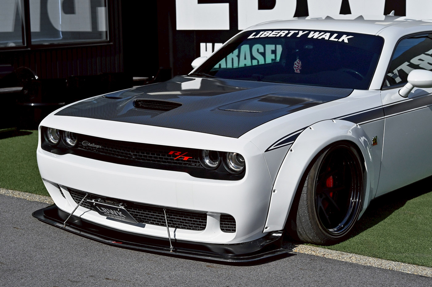 LB-WORKS-DODGE-Challenger00032