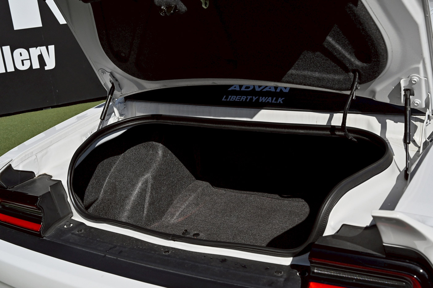 LB-WORKS-DODGE-Challenger00035