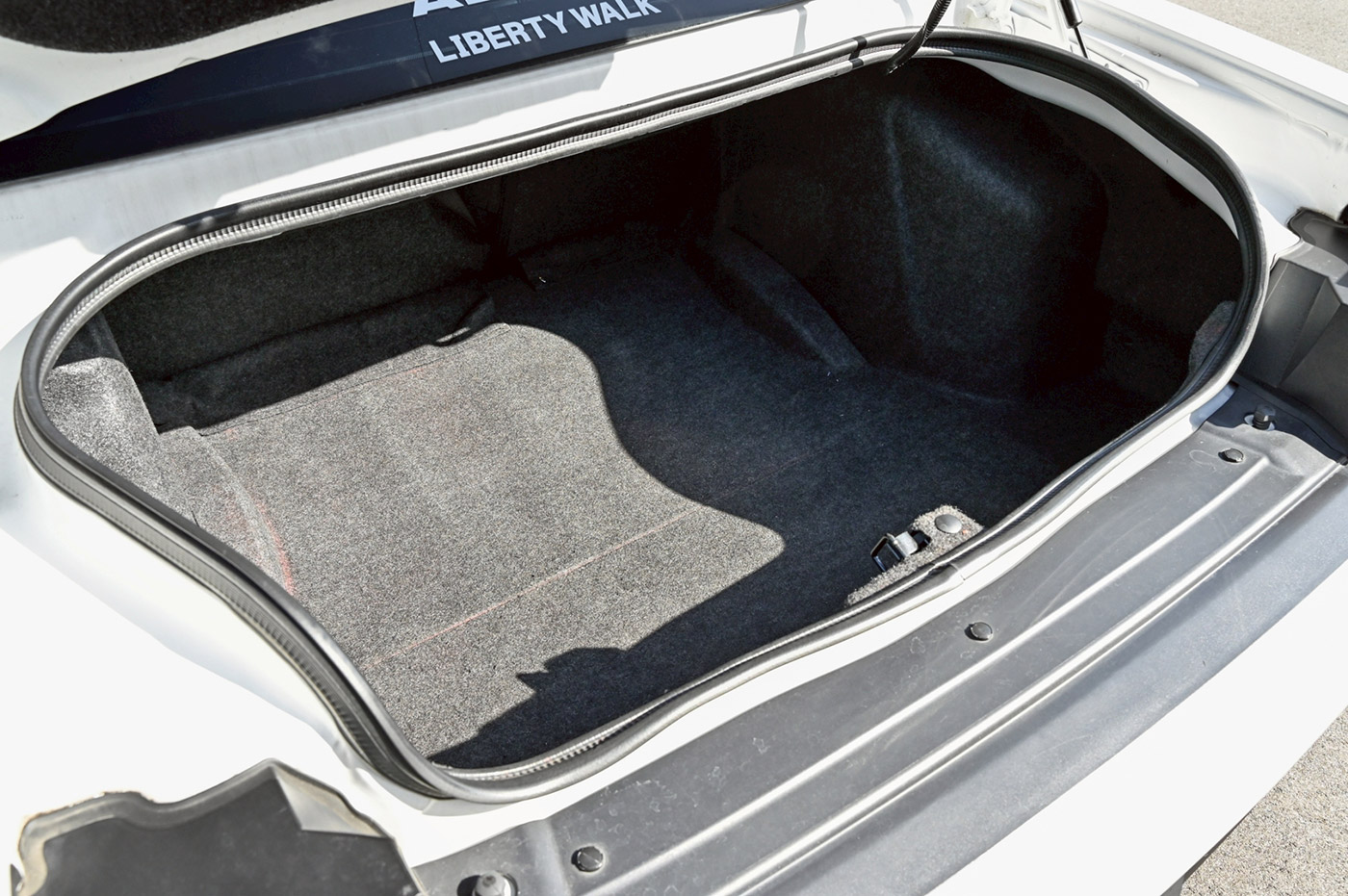 LB-WORKS-DODGE-Challenger00036