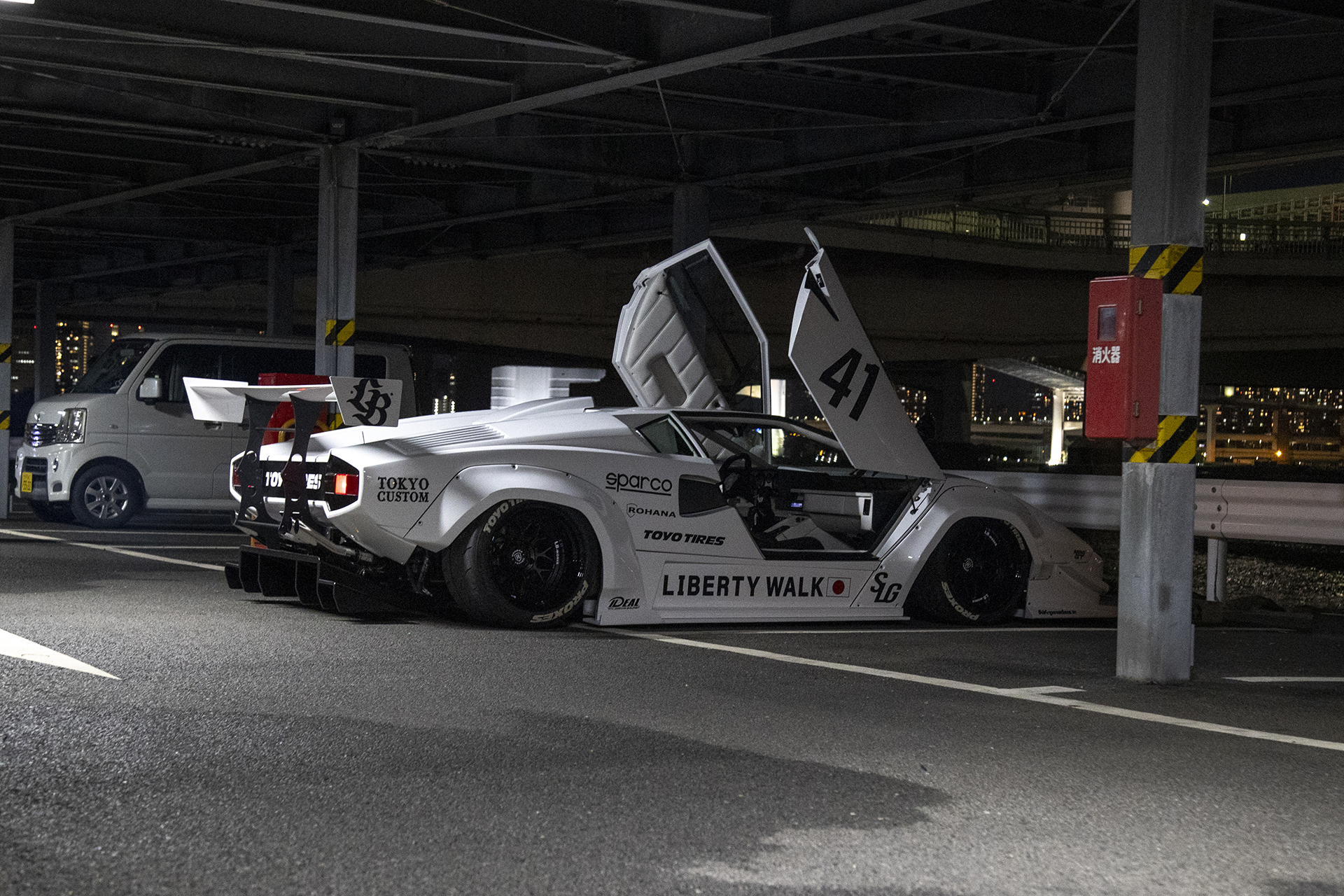 LB-WORKS Lamborghini Countach00003