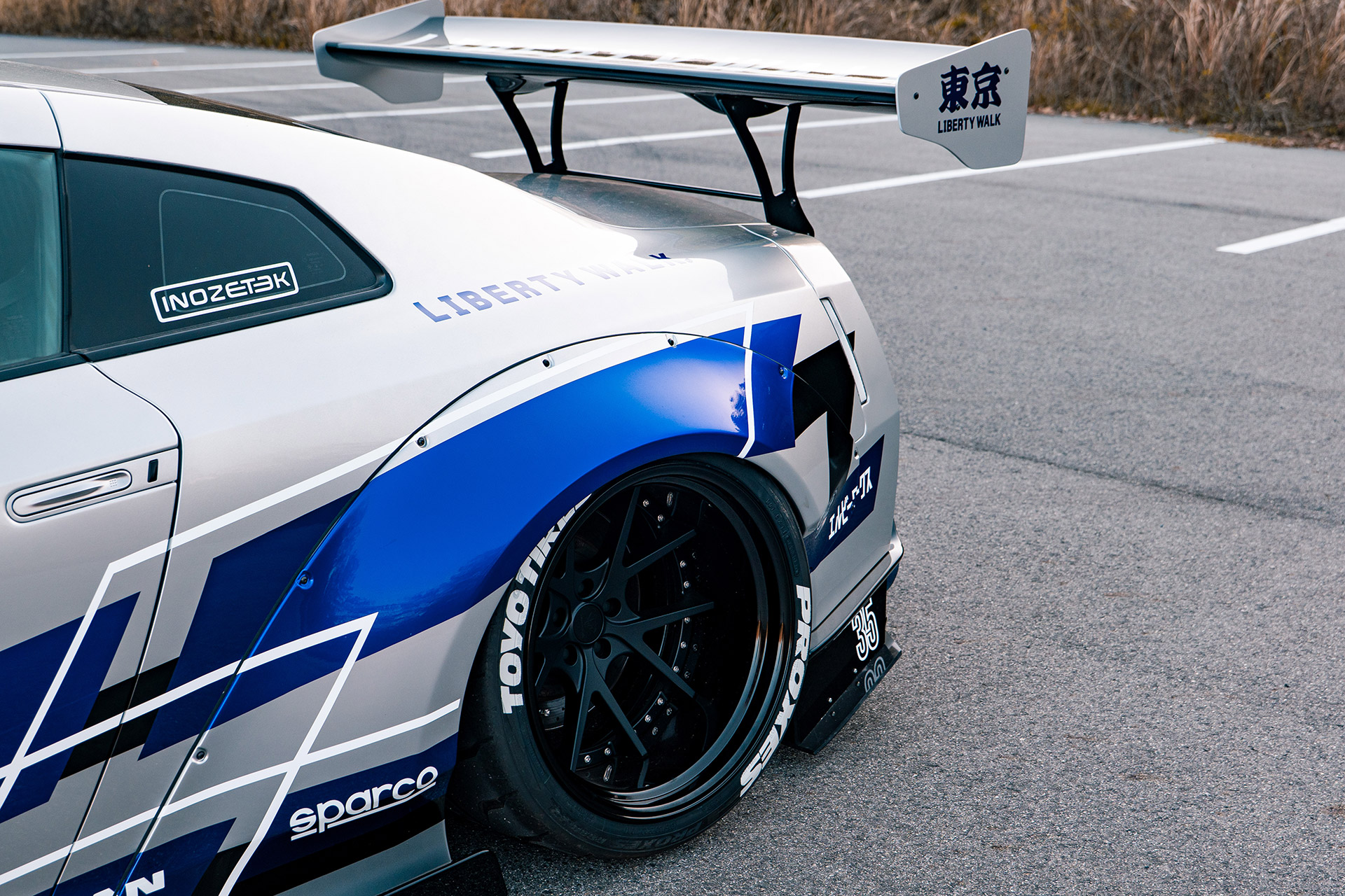 NISSAN-GT-R-R35-type-200003