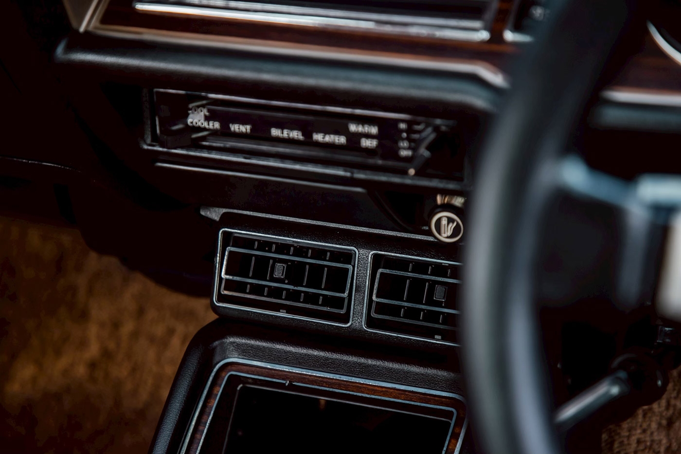 Nissan-Laurel-SGX00018