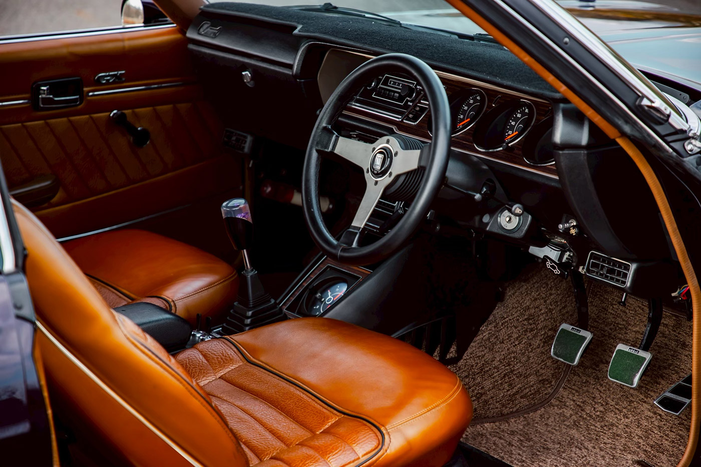 Nissan-Laurel-SGX00026