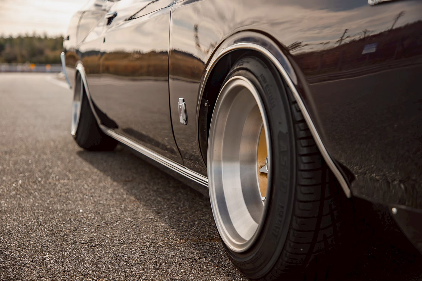 Nissan-Laurel-SGX00042