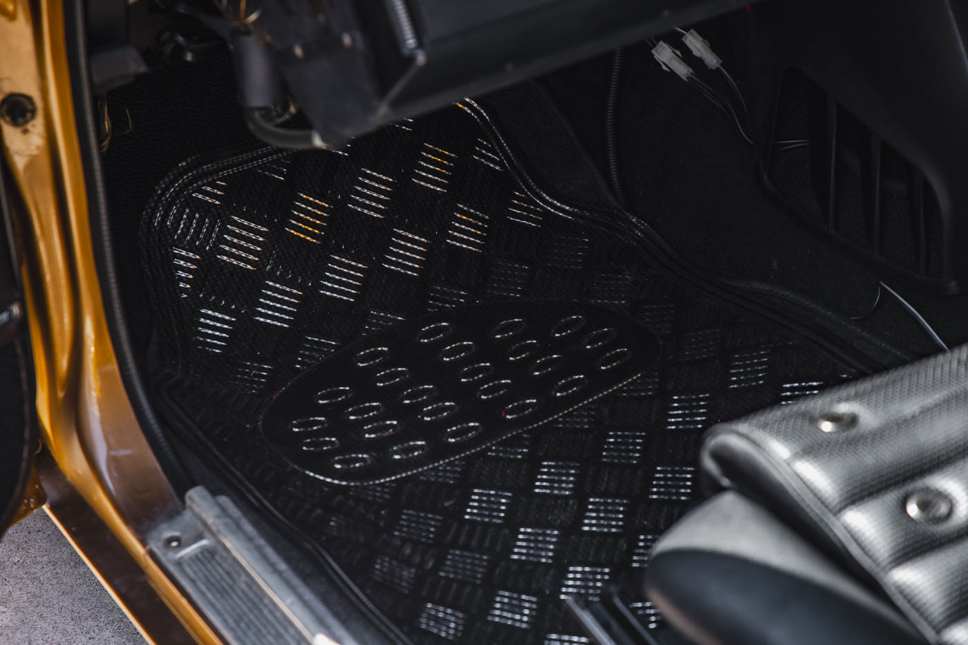 KGC110 NISSAN Skyline 2000GT00042