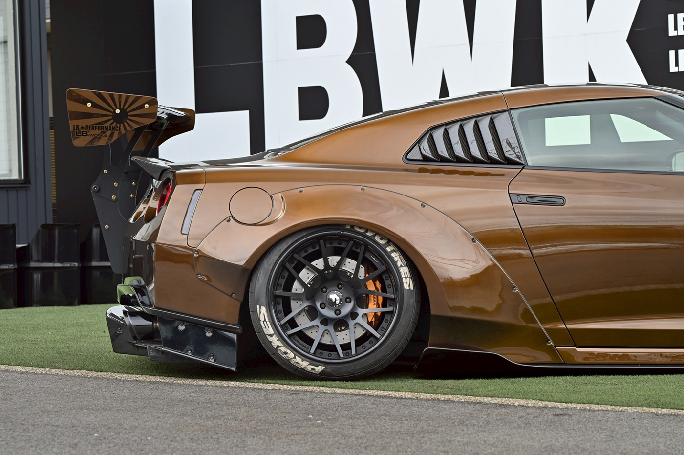 LB-WORKS-NISSAN-R35-GT-R-Type200020