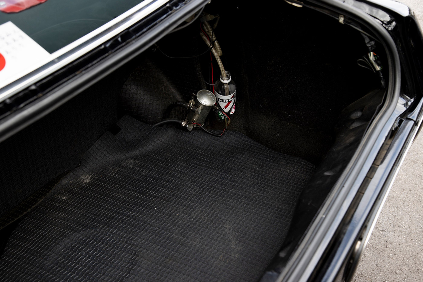 NISSAN-LAUREL-SGX00002