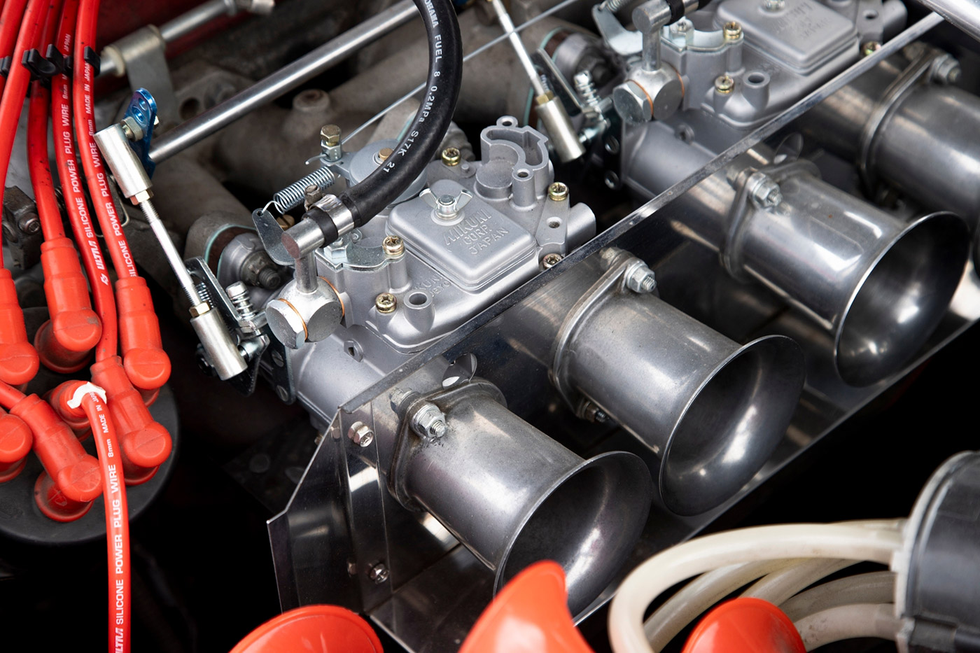 NISSAN-LAUREL-SGX00003