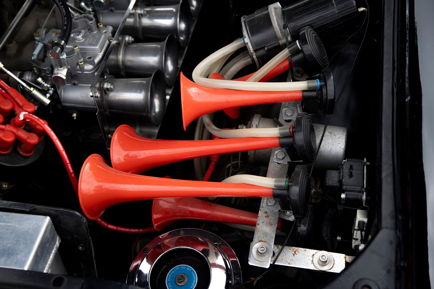 NISSAN-LAUREL-SGX00004