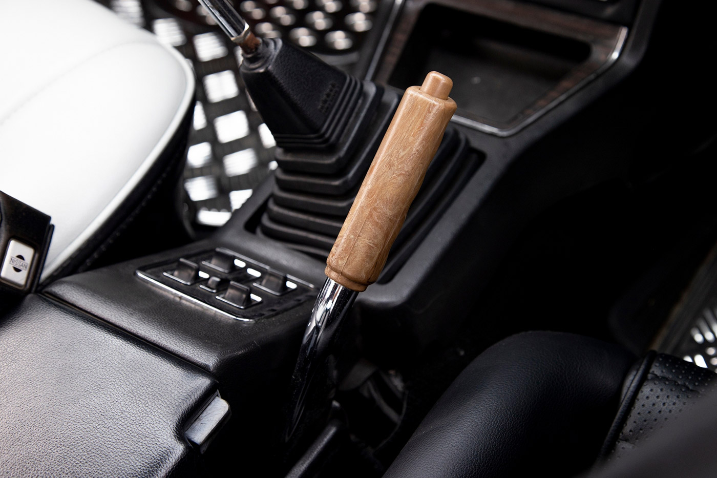 NISSAN-LAUREL-SGX00009