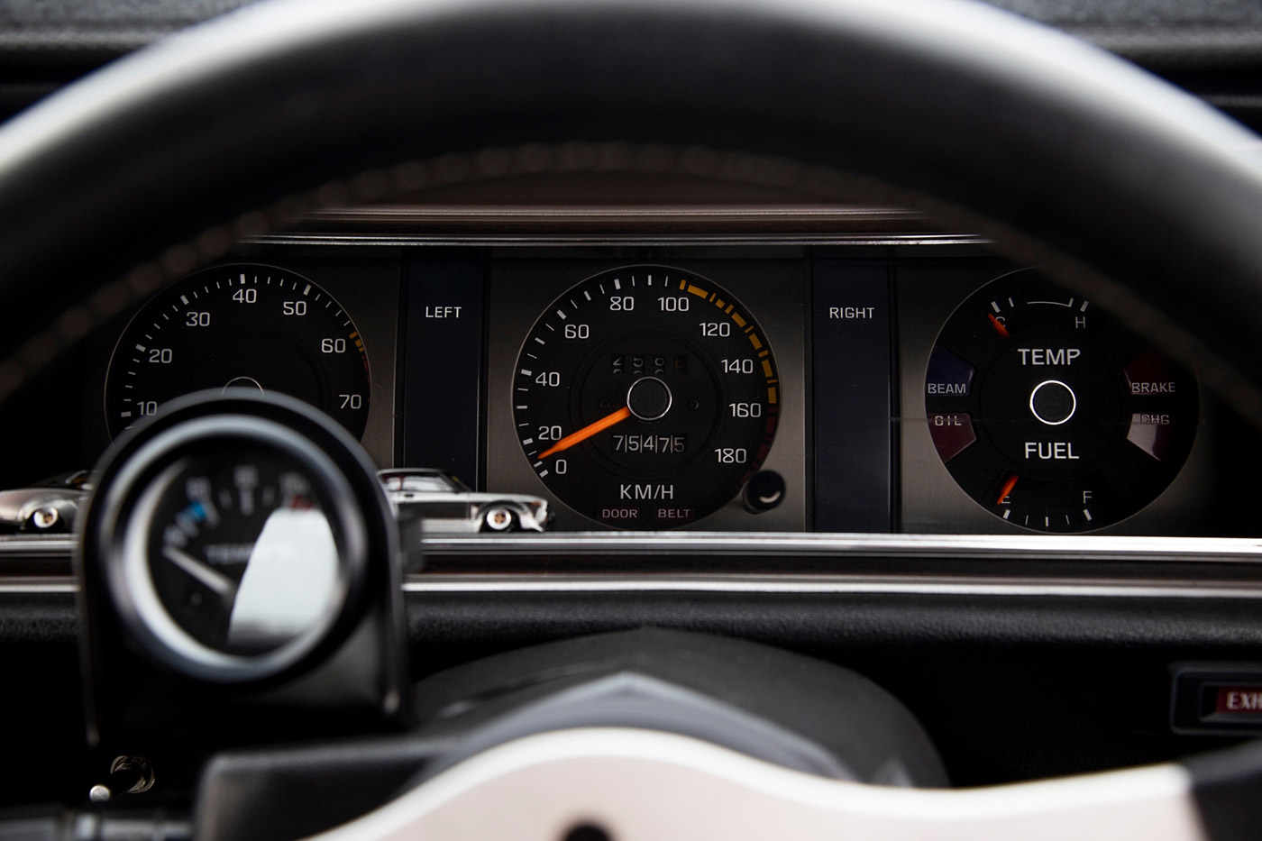 NISSAN-LAUREL-SGX00014