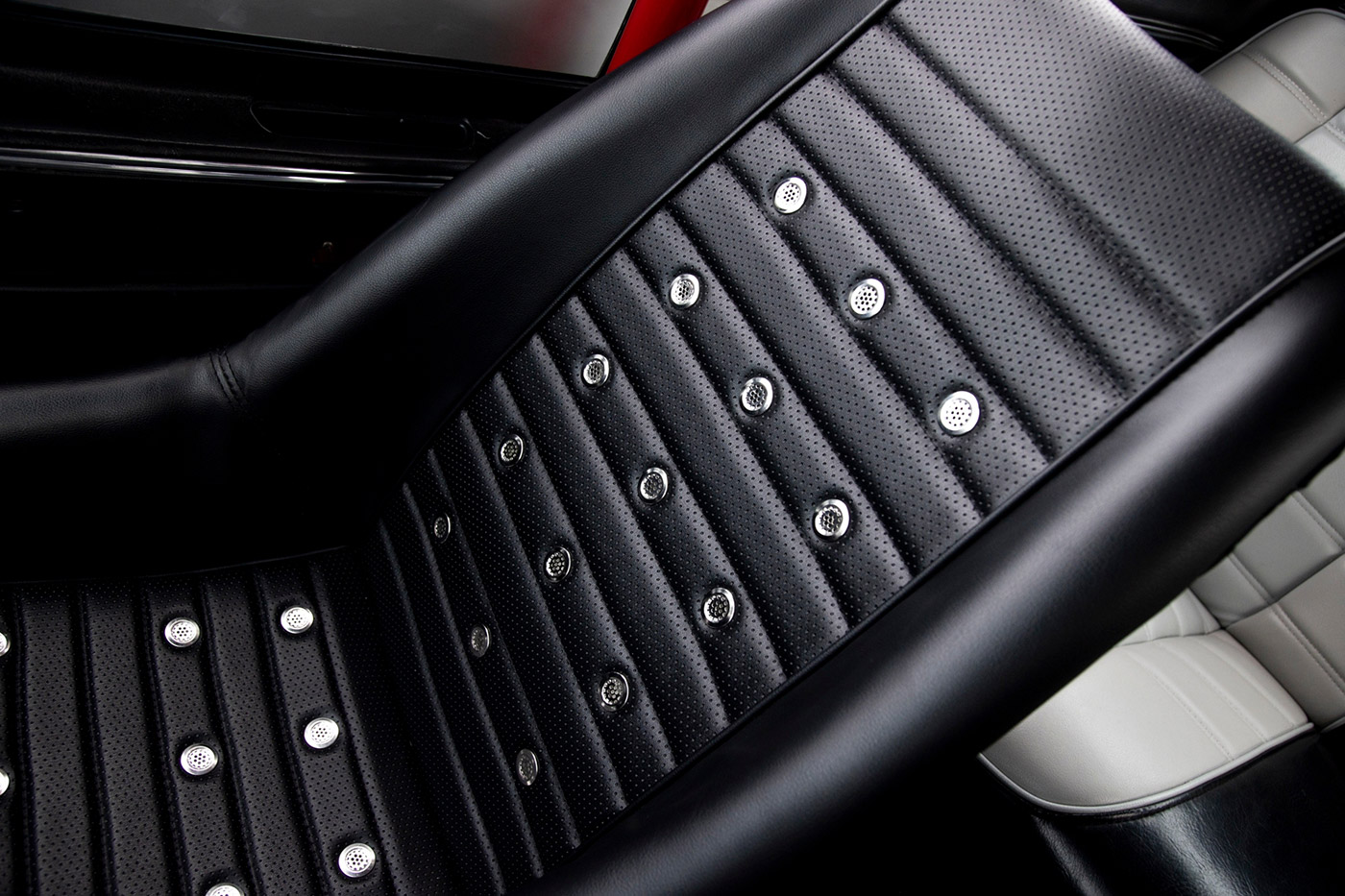 NISSAN-LAUREL-SGX00016