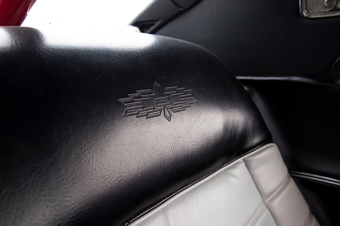 NISSAN-LAUREL-SGX00017