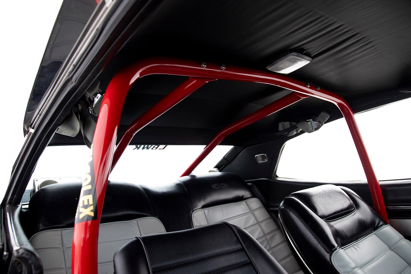 NISSAN-LAUREL-SGX00020